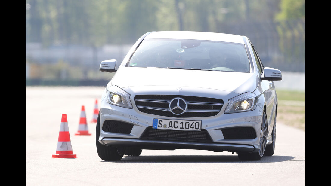 Mercedes A 250, Frontansicht, Slalom