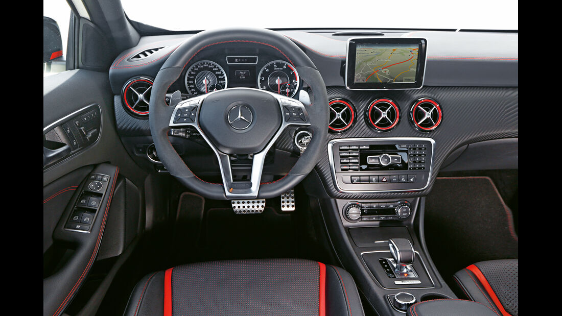Mercedes A 45 AMG, Cockpit