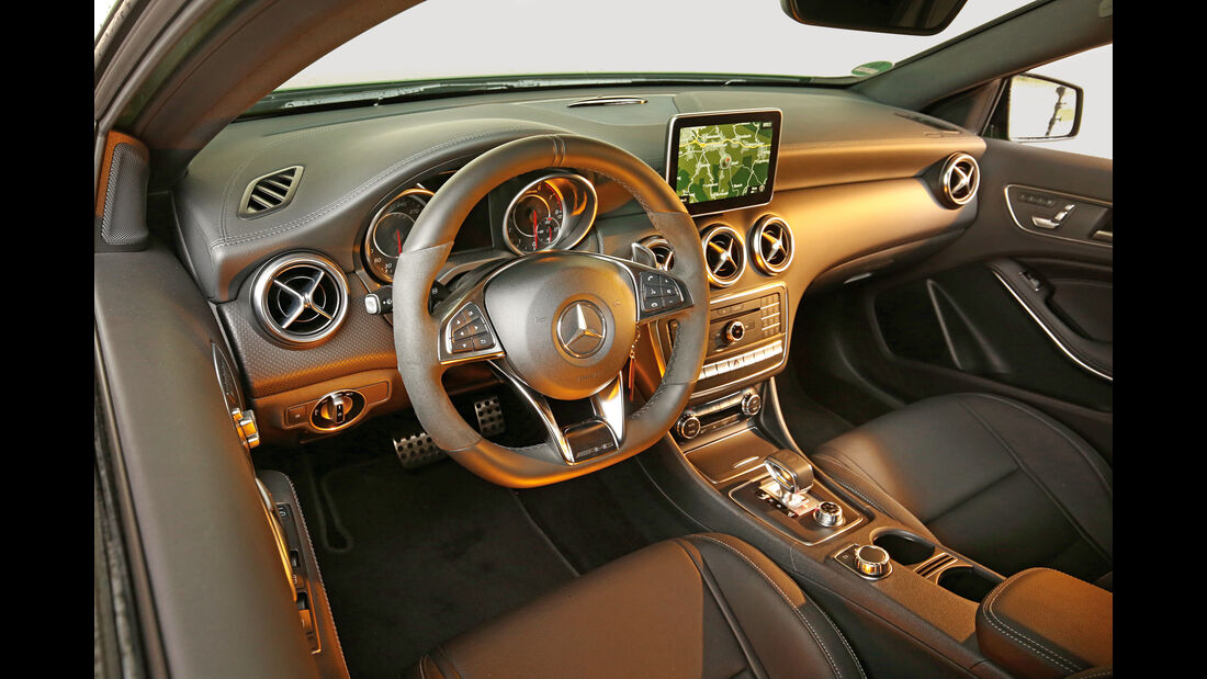 Mercedes-AMG A 45 4Matic, Cockpit