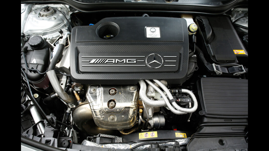 Mercedes AMG A 45, Motor