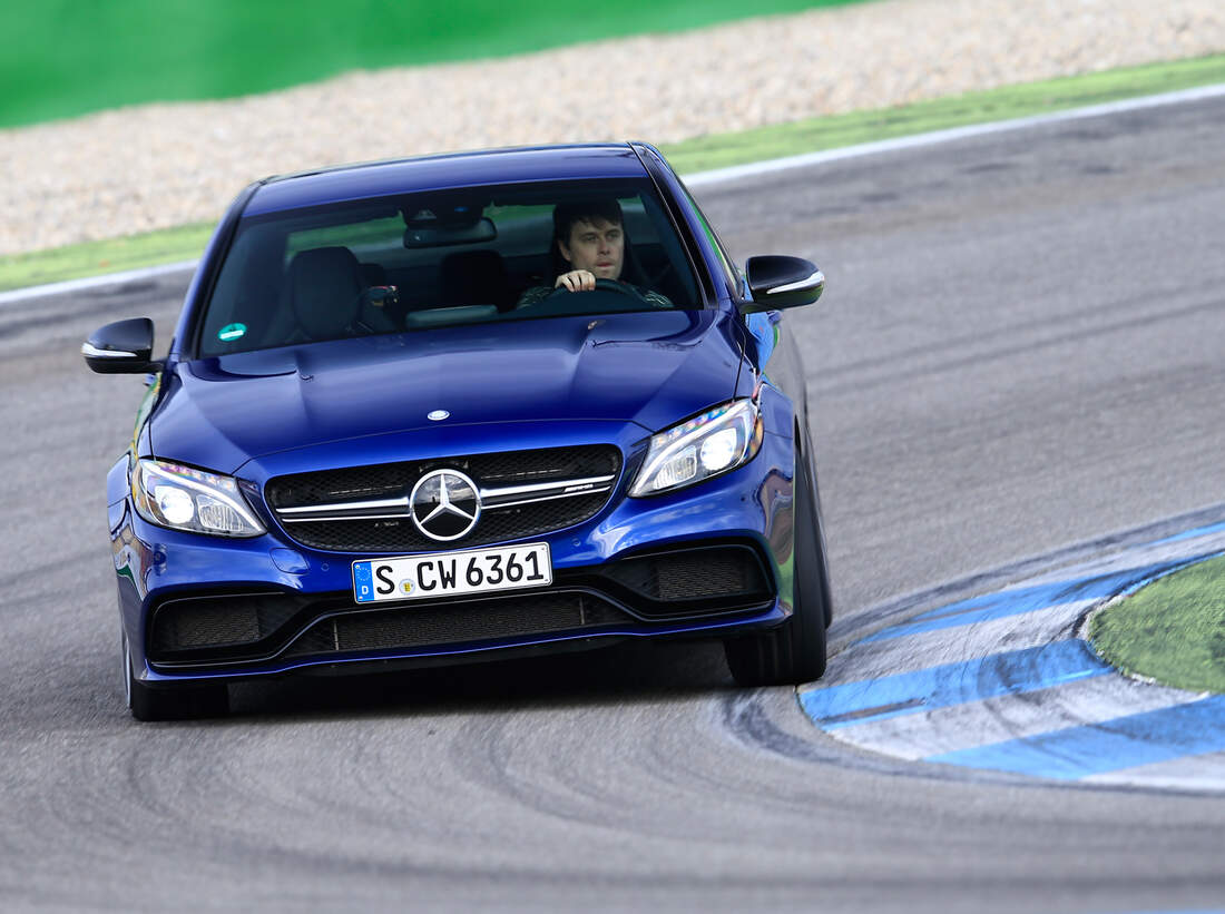 Die billigsten Autos mit V8Motor in Deutschland auto motor und sport