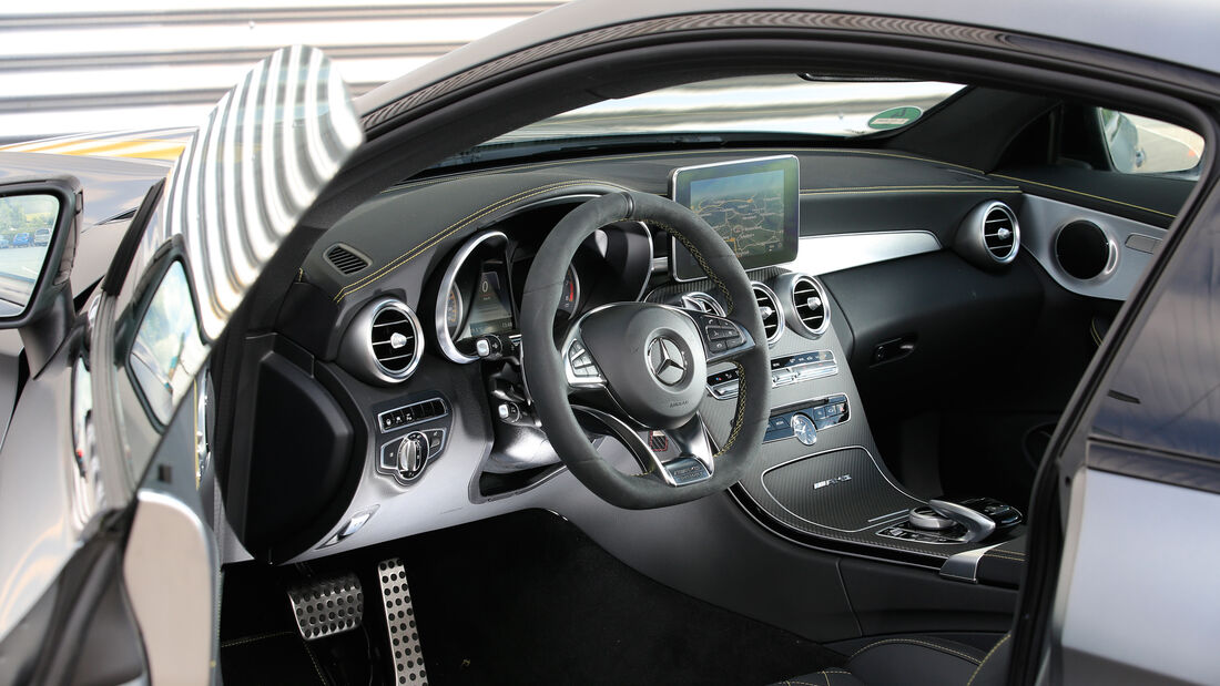 Mercedes-AMG C 63 S Coupé, Cockpit