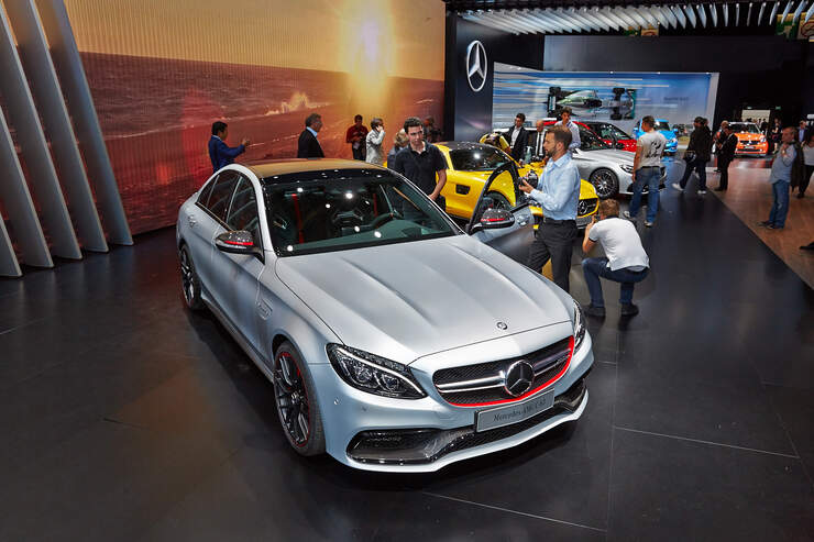 Mercedes C63 Amg Auf Dem Autosalon In Paris 2014 Die Power Versionen Der Neuen C Klasse Auto Motor Und Sport