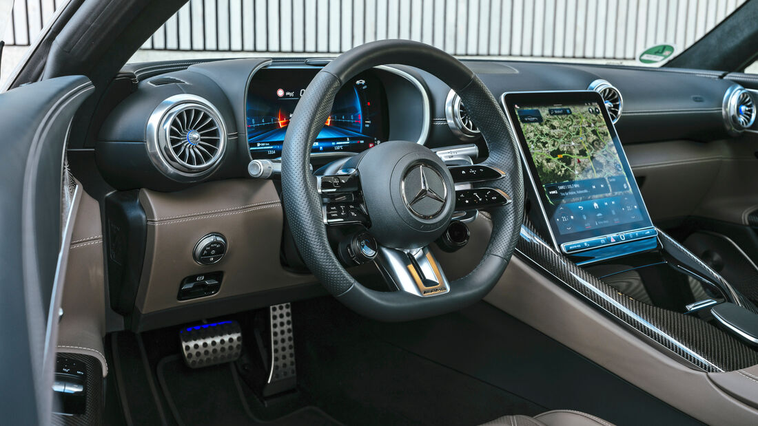 Mercedes-AMG GT 63 Coupé, Cockpit