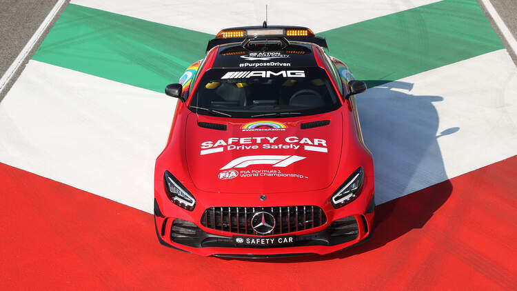 Mercedes Safety Car In Rot Eine Geste An Ferrari Auto Motor Und Sport