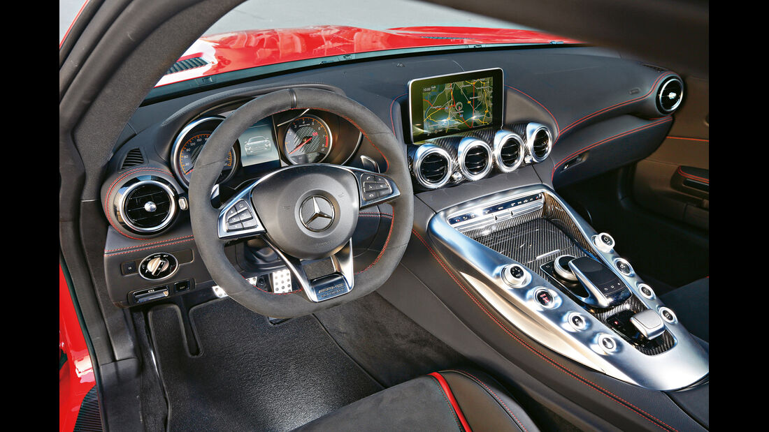 Mercedes-AMG GT S, Cockpit