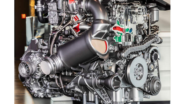Neuer 45er Amg Motor M 139 Starkster Vierzylinder Turbo Auto Motor Und Sport