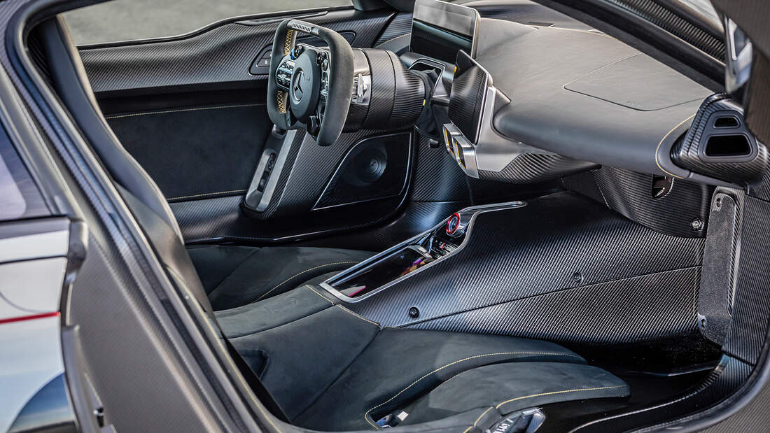 Mercedes-AMG-One-Interieur-169Gallery-a069953d-1751367.jpg