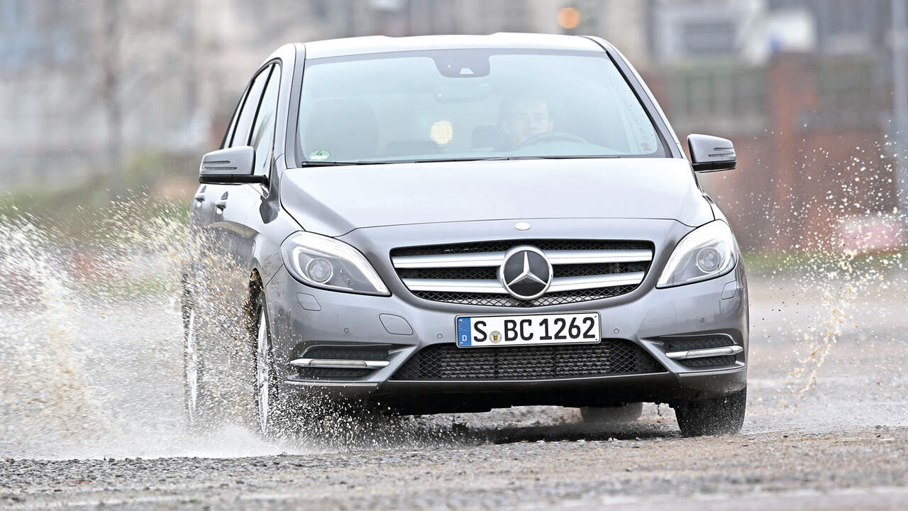 Mercedes B 220 4 Matic Im Fahrbericht Kultiviert Beherzte Allrad Mischung Auto Motor Und Sport