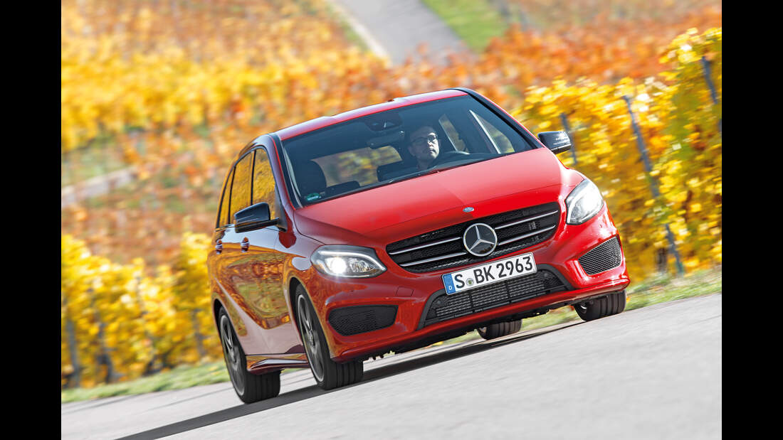 BMW 220i Active Tourer vs. Mercedes B 250 | AUTO MOTOR UND SPORT