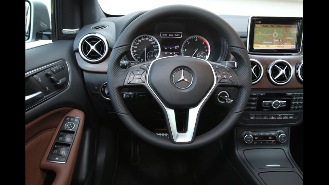 Mercedes B-Klasse, Cockpit