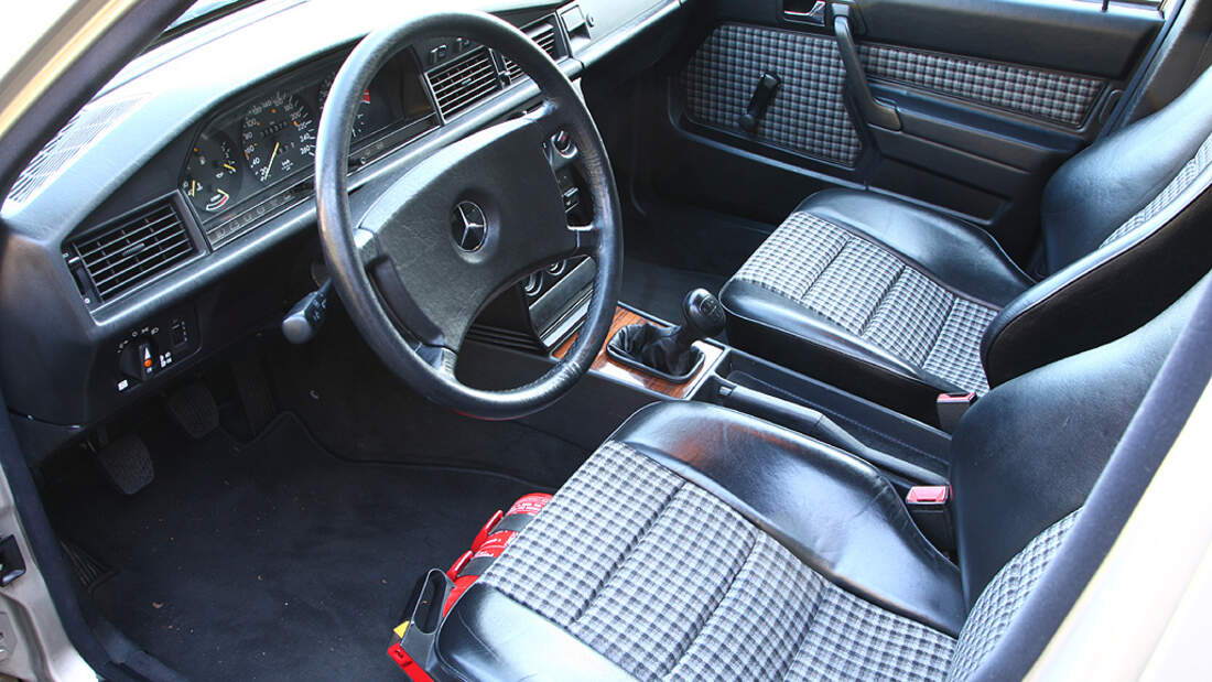 Mercedes 190 Innenraum