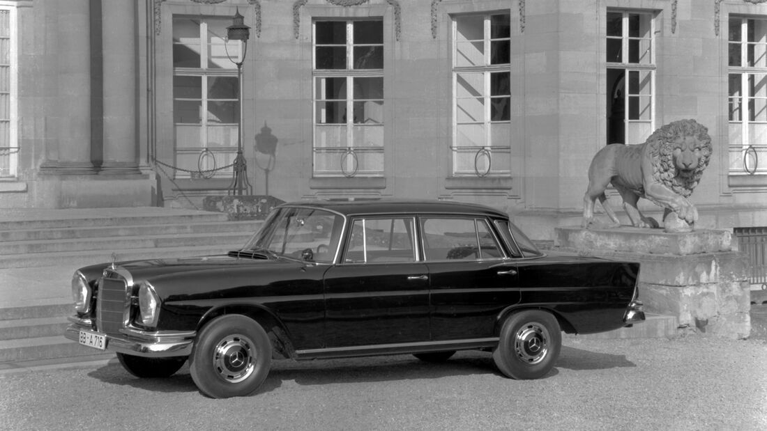 Mercedes-Benz 220Sb "Heckflosse" W111 (1959-1965)