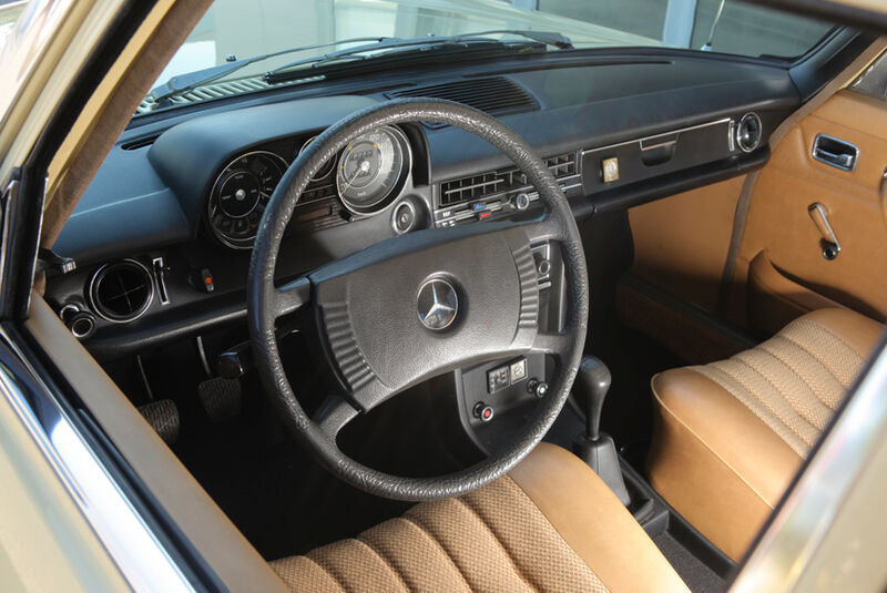 Mercedes-Benz 230.4,  Cockpit
