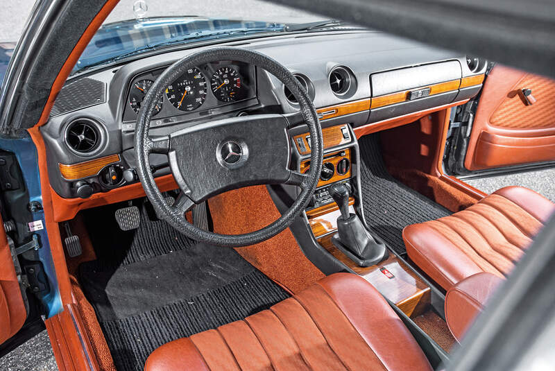 Mercedes-Benz 230 CE, Cockpit