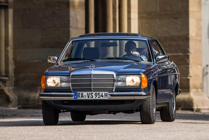 Mercedes-Benz 230 CE, Frontansicht