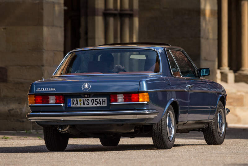 Mercedes-Benz 230 CE, Heckansicht