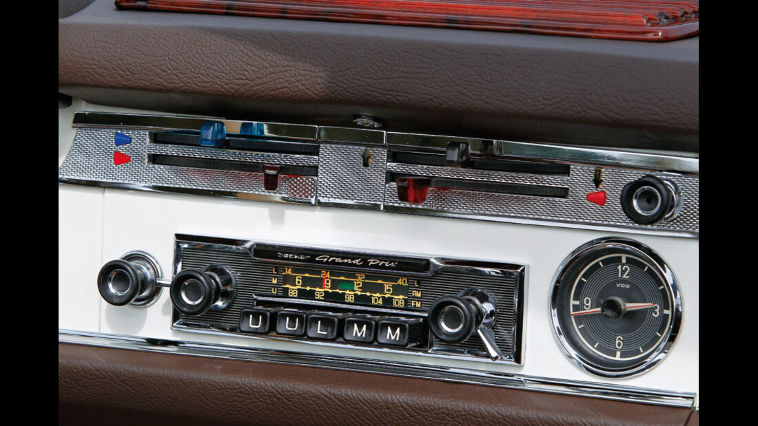 Mercedes-Benz 230 SL Radio