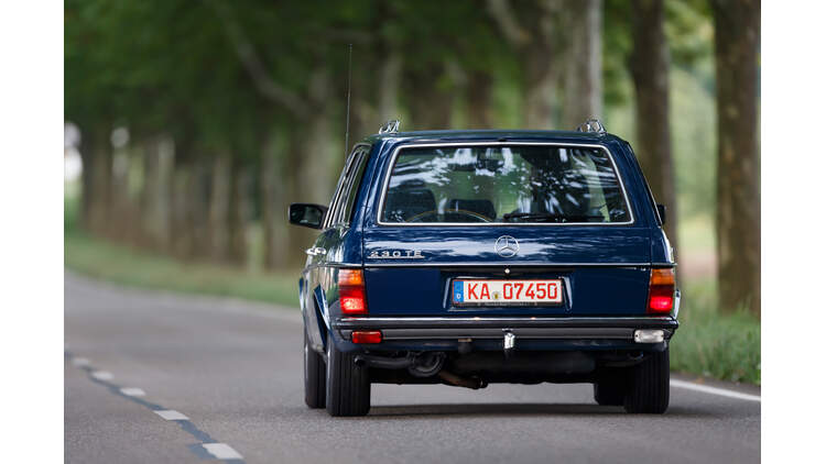 Portrait Mercedes 230 Te W123 Der Erste Lifestyle Transporter Auto Motor Und Sport