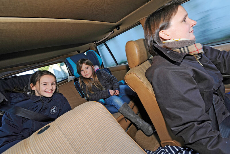 Mercedes-Benz 230 TE, Nicole Haag mit Töchtern