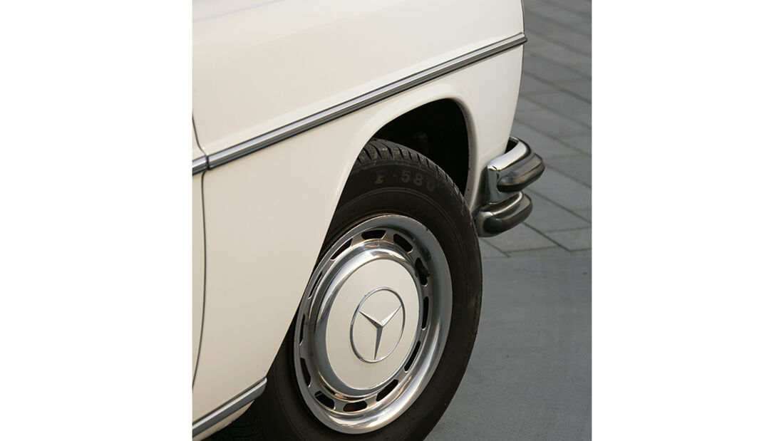 Mercedes-Benz 250 CE (W 114)