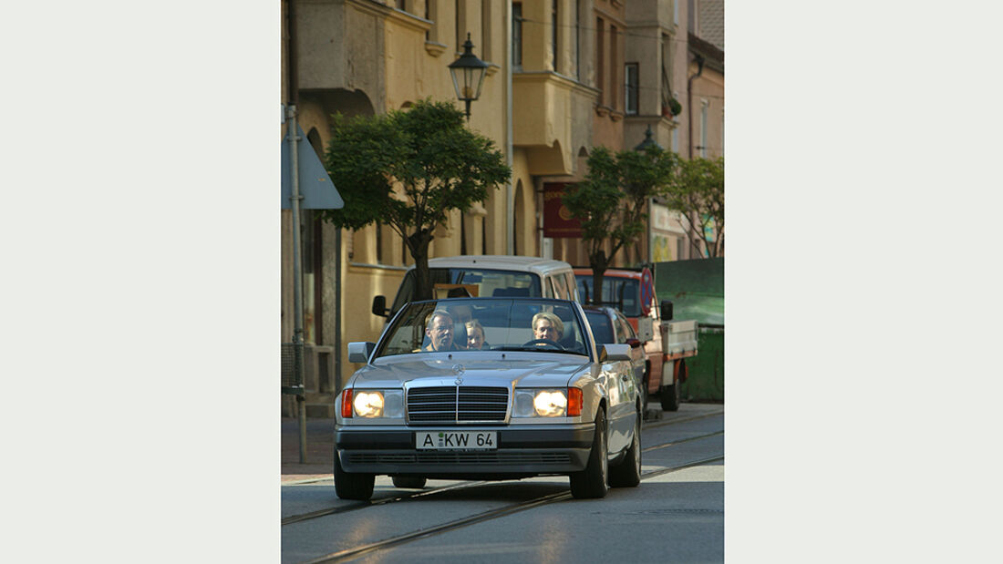 Mercedes-Benz 300 CE-24 Cabriolet