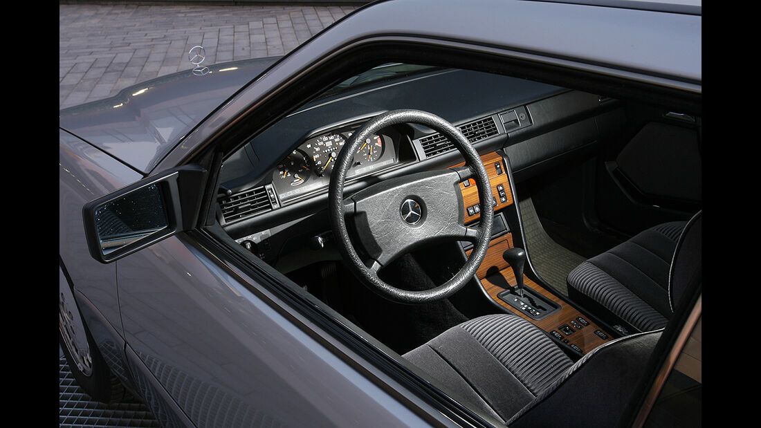 Mercedes-Benz 300 CE (C 124)