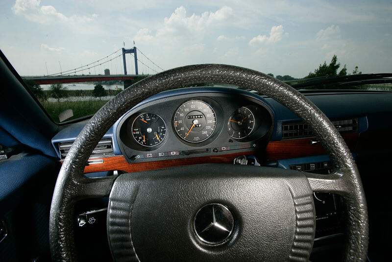 Mercedes-Benz 350 SE