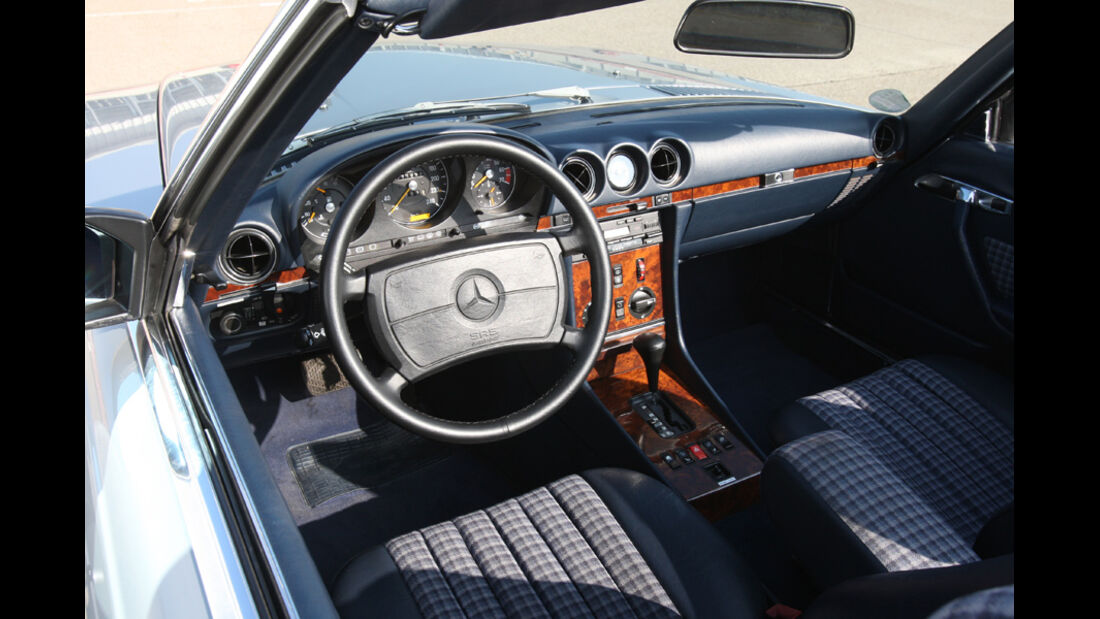 Mercedes-Benz 500 SL (R 107), Cockpit