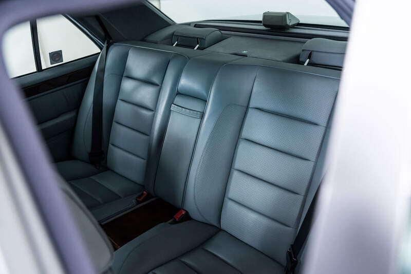 Mercedes-Benz 500E (W 124) Baujahr 1992 Ex Jerry Seinfeld