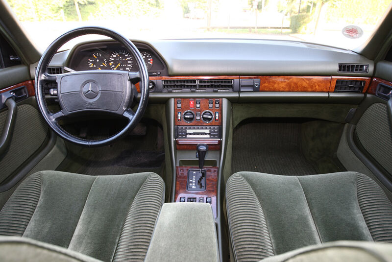 Mercedes-Benz 560 SEL, Baujahr 1986, Innenraum