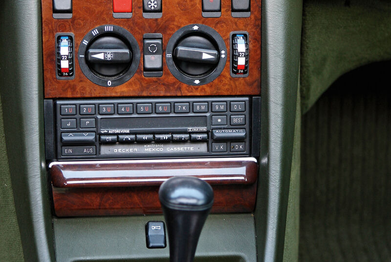 Mercedes-Benz 560 SEL, Baujahr 1986, Mittelkonsole