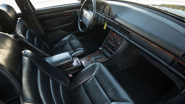Mercedes-Benz 560 TEL (1990) Caro Cockpit
