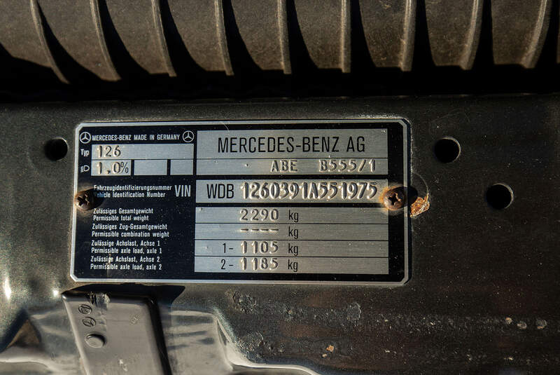 Mercedes-Benz 560 TEL (1990) Caro Tyüenschild