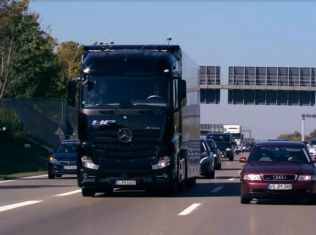 Mercedes Future Truck 2025 Autonome Premiere auf der A8 auto motor