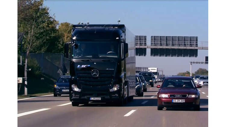 Mercedes Future Truck 2025 Autonome Premiere Auf Der A8 Auto Motor Und Sport