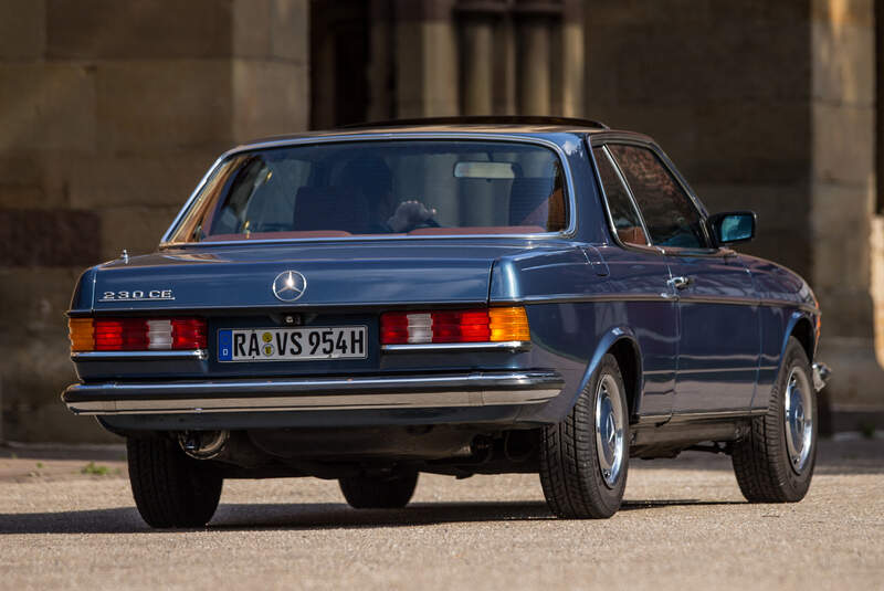 Mercedes-Benz C123, Heckansicht