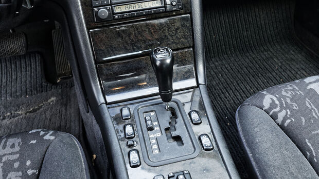 Mercedes W 202 Lenkradtisch  Diy möbel einfach, Möbel aus autoteilen,  Fahrzeugausstattung