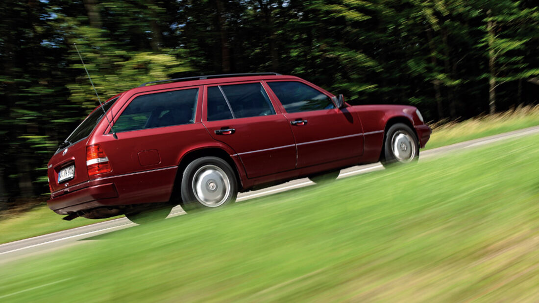 Mercedes-Benz E 280 T, Seitenansicht