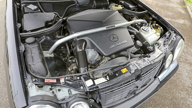 Mercedes-Benz E 55 AMG, Motor