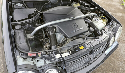 Mercedes-Benz E 55 AMG, Motor