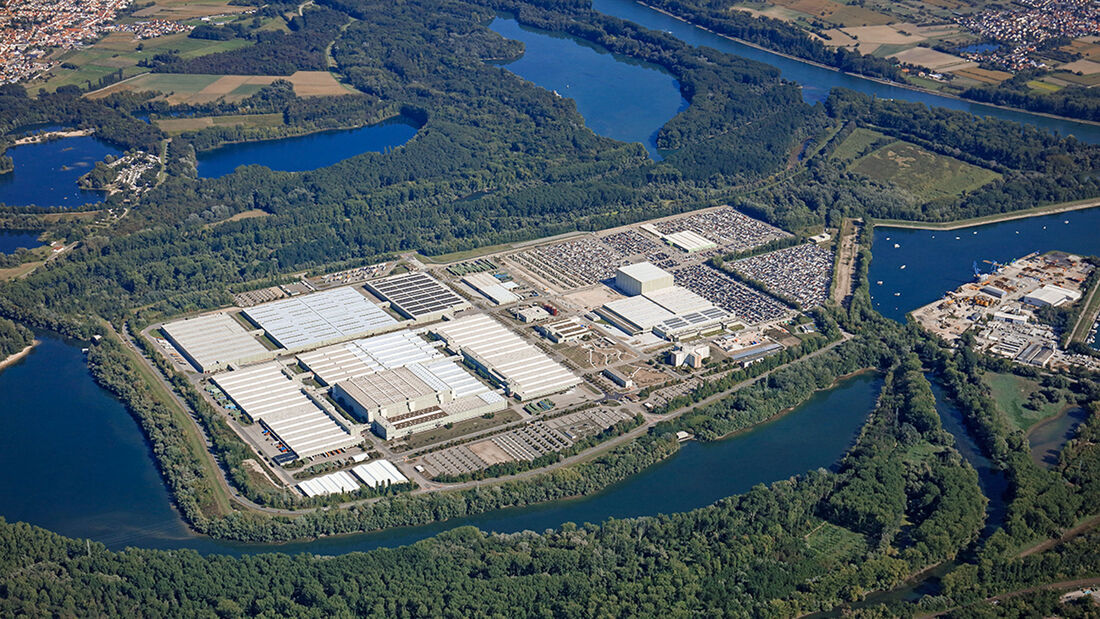 Mercedes-Benz Global Logistics Center Germersheim Insel Grün