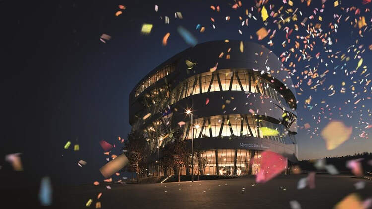 Grosses Jubi Wochenende Mercedes Benz Museum Feiert Zehnjahriges Auto Motor Und Sport