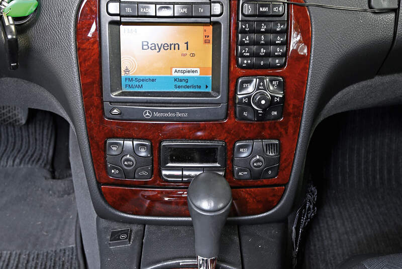 Mercedes-Benz S 320, Mittelkonsole