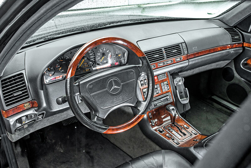 Mercedes-Benz S600, Cockpit