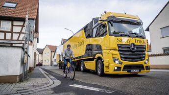 Mercedes-Benz Safety Truck

Mercedes-Benz Safety Truck