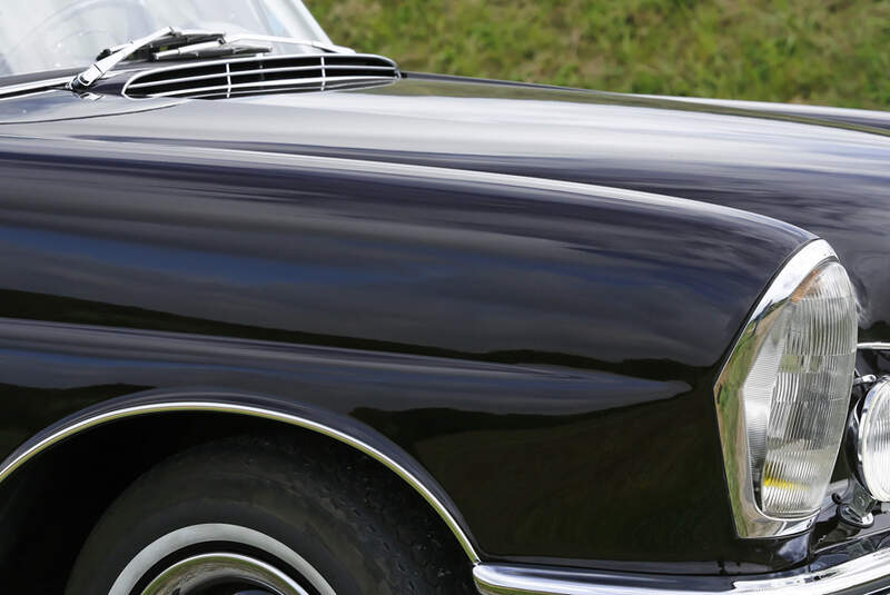 Mercedes-Benz W 111 Kotflügel