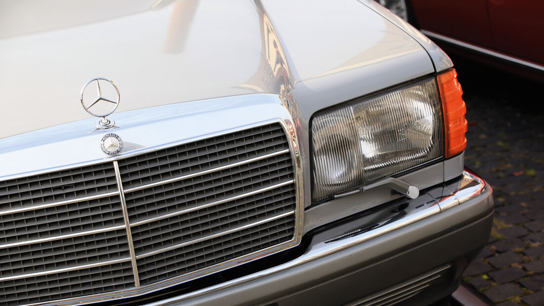 Mercedes-Benz W 126, Kühlergrill