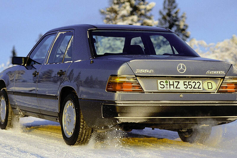 Mercedes-Benz W124 (1984 bis 1995) 300E 4Matic Limousine mit Allradantrieb