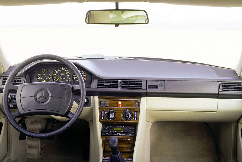 Mercedes-Benz W124 (1984 bis 1995) Cockpit